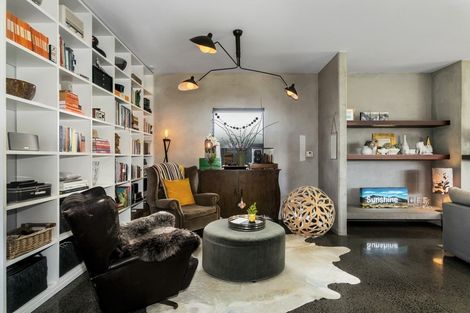 Photo of property in 55 Wainui Avenue, Point Chevalier, Auckland, 1022
