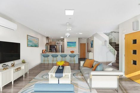 Photo of property in 2/35 Victoria Road, Mount Maunganui, 3116