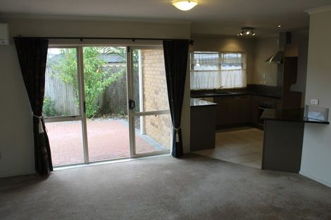 Photo of property in 14 Fitchburg Place, Mangere, Auckland, 2022