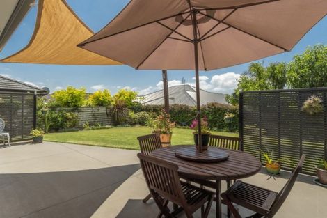 Photo of property in 52 Kayelene Place, Omokoroa, 3114