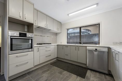 Photo of property in 14 King Charles Drive, Kingsley Heights, Upper Hutt, 5018