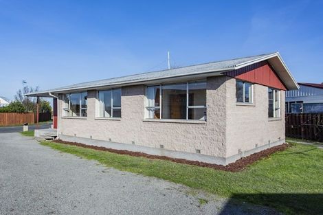 Photo of property in 12 Coates Place, Rangiora, 7400