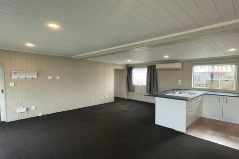 Photo of property in 2 Caserta Place, Clover Park, Auckland, 2023