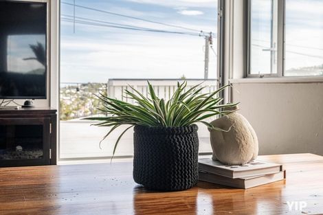 Photo of property in 5 Hallewell Crescent, Johnsonville, Wellington, 6037