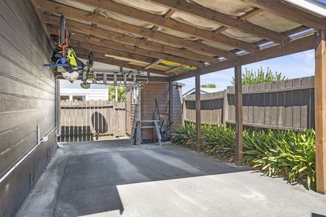 Photo of property in 1/1 Evan Street, Belmont, Auckland, 0622