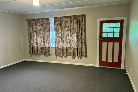 Photo of property in 48 Queens Drive, Lyall Bay, Wellington, 6022