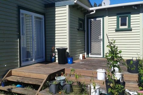 Photo of property in 12 French Street, Moturoa, New Plymouth, 4310