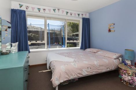 Photo of property in 2 Manor Place, Bryndwr, Christchurch, 8053