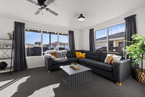Photo of property in 12 Resolution Place, Bryndwr, Christchurch, 8053