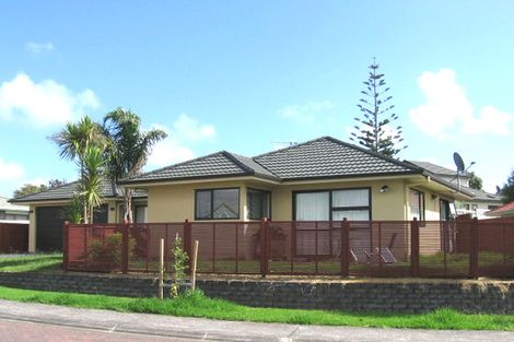 Photo of property in 14 Zefiro Drive, Massey, Auckland, 0614