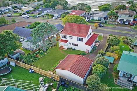 Photo of property in 14 Riverside Drive, Waiuku, 2123