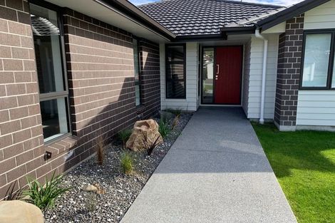 Photo of property in 8 Tapuhikura Street, Waikanae, 5036