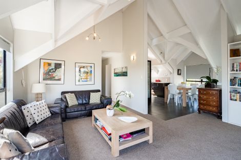 Photo of property in 121 Astley Avenue, New Lynn, Auckland, 0600