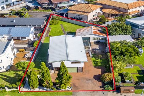 Photo of property in 3 Hattaway Avenue, Bucklands Beach, Auckland, 2012