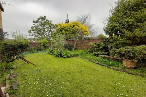 Photo of property in 2/58 Hayr Road, Three Kings, Auckland, 1042
