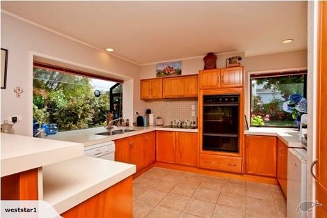 Photo of property in 31 Kenmure Avenue, Forrest Hill, Auckland, 0620