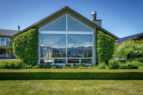 Photo of property in 1 Briar Bank Drive, Wanaka, 9305