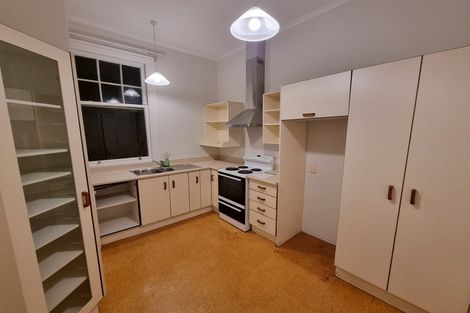 Photo of property in 240 Oriental Parade, Oriental Bay, Wellington, 6011