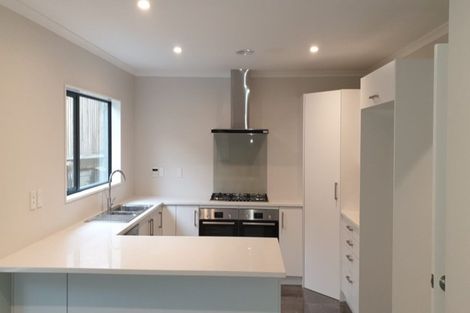 Photo of property in 13 Gifford Grove, Churton Park, Wellington, 6037