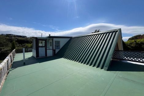 Photo of property in 2 Mervyn Place, Plimmerton, Porirua, 5026