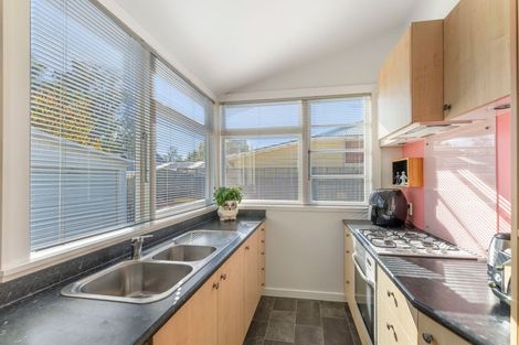 Photo of property in 35 Cleveland Street, Edgeware, Christchurch, 8013