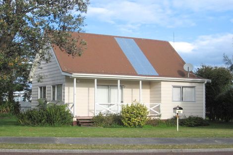 Photo of property in 10 Norfolk Place, Tairua, 3508