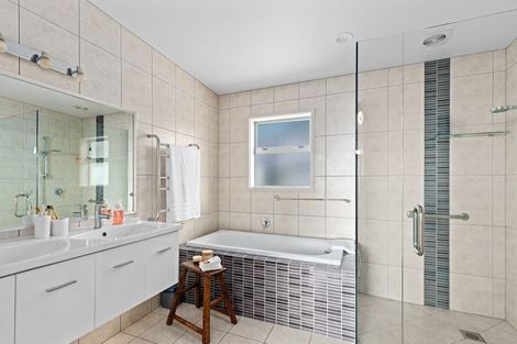 Photo of property in 10 Rangimaarie Crescent, Snells Beach, 0920