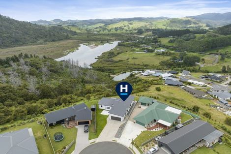Photo of property in 21 Manatu Close, Whangamata, 3691