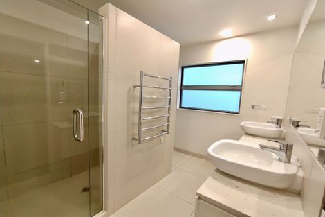 Photo of property in 10a Waterloo Road, Milford, Auckland, 0620