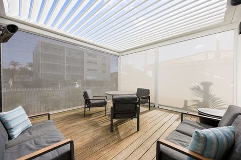 Photo of property in 63 Milford Road, Milford, Auckland, 0620