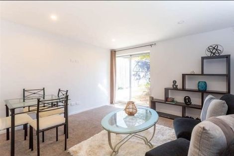 Photo of property in 2/40 Miro Street, New Lynn, Auckland, 0600