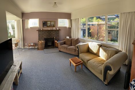 Photo of property in 8 Peckham Grove, Tawa, Wellington, 5028