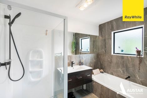 Photo of property in 2/20 Kamara Road, Glen Eden, Auckland, 0602