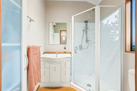 Photo of property in 45 Pinetone Road, Kumeu, 0892