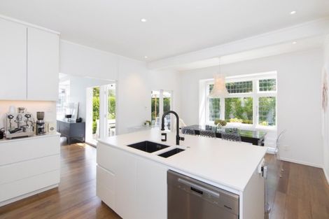 Photo of property in 19 Martin Avenue, Beckenham, Christchurch, 8023