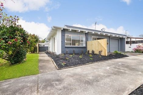 Photo of property in 1/54 Ray Small Drive, Pahurehure, Papakura, 2113