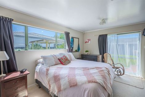Photo of property in 3a Golding Road, Taradale, Napier, 4112