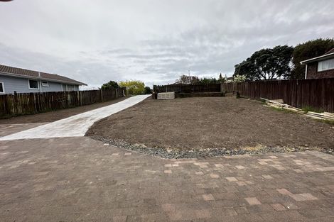 Photo of property in 12 Lewisham Street, Highland Park, Auckland, 2010