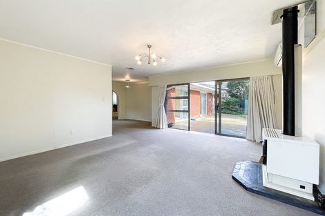 Photo of property in 27 Pooley Street, Pakuranga Heights, Auckland, 2010