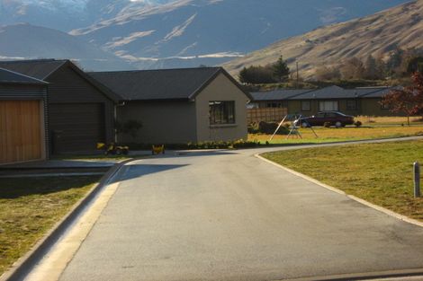 Photo of property in 11 Coburn Place, Lake Hayes, Queenstown, 9304