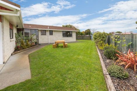 Photo of property in 8 Mansell Crescent, Bulls, 4818