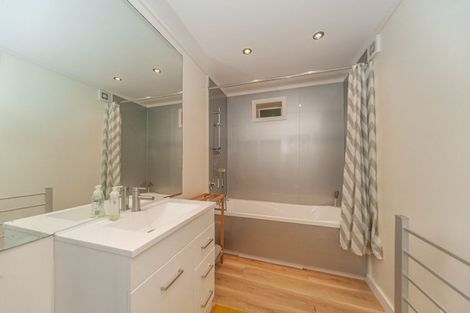 Photo of property in 49 Nevay Road, Miramar, Wellington, 6022