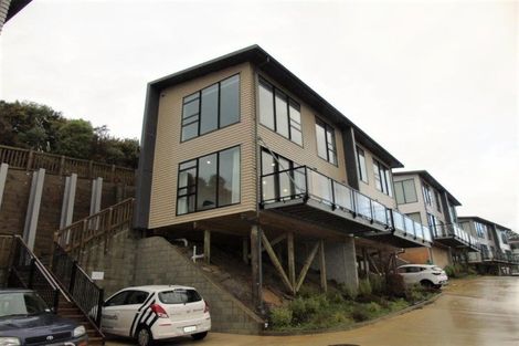 Photo of property in 5 Ara Patukawenga, Tawa, Wellington, 5028