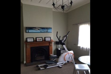 Photo of property in 122 Hargest Crescent, Saint Clair, Dunedin, 9012