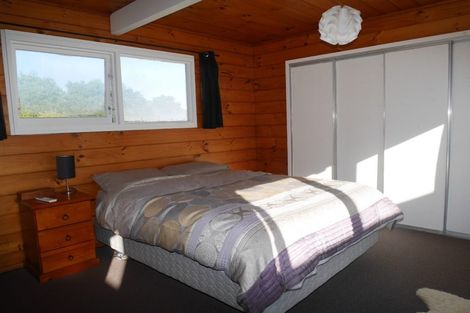 Photo of property in 18 Eskdale Road, Papakowhai, Porirua, 5024