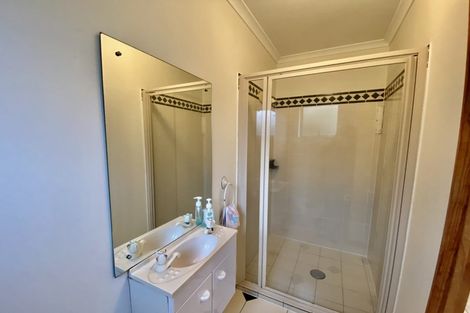 Photo of property in 17 Arirang Rise, Pinehill, Auckland, 0632