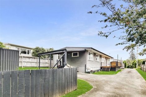 Photo of property in 2/5 Gazelle Avenue, Beach Haven, Auckland, 0626