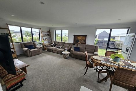 Photo of property in 2 Tiria Drive, Papamoa Beach, Papamoa, 3118