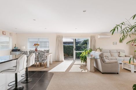 Photo of property in 15 Parkland Rise, Omokoroa, 3114