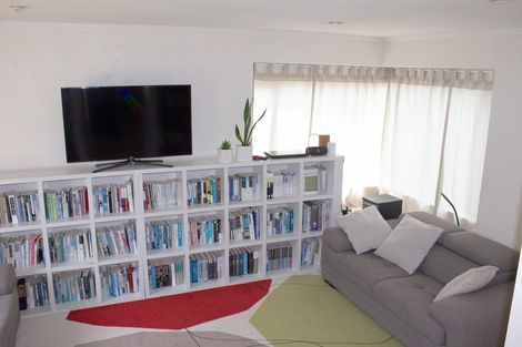 Photo of property in 6/30 Roanoke Way, Albany, Auckland, 0632